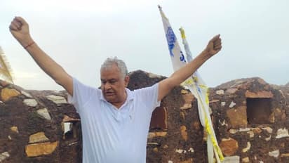 'इसकी खातिर सीने पर गोली खाने को तैयार, पुलिस-फोर्स के बाद भी सांसद किरोड़ीलाल ने किले पर फहराया झंडा