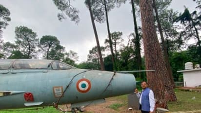 देहरादून : MiG21 विमान पहुंचा वॉर मेमोरियल, पाकिस्तान के साथ युद्ध में निभाई थी महत्वपूर्ण भूमिका