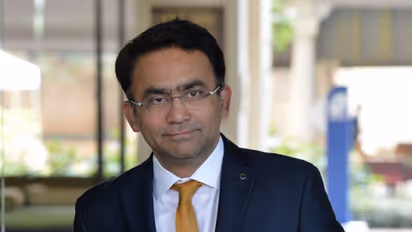 രാഹുലും റിഷഭും ശ്രേയസും അവിടെ നില്ക്കട്ടെ; ക്യാപ്റ്റനാകാന് കഴിവുള്ള മറ്റൊരാളുടെ പേരുമായി സാബാ കരീം