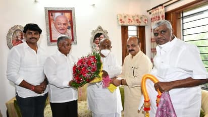 ದೇವೇಗೌಡ್ರನ್ನ ಭೇಟಿಯಾಗಲು ಸಿಎಂಗೆ ಹೈಕಮಾಂಡ್ ಹೇಳಿತ್ತಾ? ಹೊಸ ಬಾಂಬ್ ಸಿಡಿಸಿದ ಬಿಜೆಪಿ ನಾಯಕ