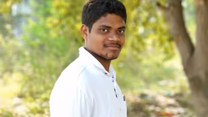 హుజురాబాద్ ఉపఎన్నిక ఎఫెక్ట్... సూసైడ్ చేసుకున్న నిరుద్యోగి ఫ్యామిలీకి పోటాపోటీగా ఆర్థిక సాయం