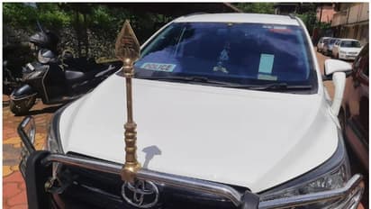 കാറിൽ പൊലീസ് സ്റ്റിക്കർ പതിച്ച് യാത്ര; ദമ്പതികൾക്കെതിരെ കേസെടത്തു