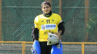 অস্ট্রেলিয়ার আক্রমণের ঝড় একাই আটকেছেন, নেট দুনিয়ার নয়ণের মণি সবিতা 'দ্য ওয়াল' পুনিয়া