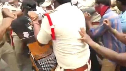 మహిళా కార్మికులను ఈడ్చుకెళ్లిన పోలీసులు... మంగళగిరిలో ఉద్రిక్తత: లోకేష్ సీరియస్ (వీడియో)