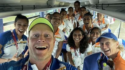 দলের সঙ্গে ঐতিহাসিক মুহূর্ত উপভোগ রানিদের ডাচ কোচের, পদক জয়েও আত্মবিশ্বাসী মারিজনে