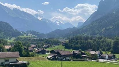 മണ്ണിനടിയിൽ എപ്പോൾ വേണമെങ്കിലും പൊട്ടാവുന്ന ബോംബുകളും ഷെല്ലുകളും, ഭയന്ന് ജനങ്ങള്...