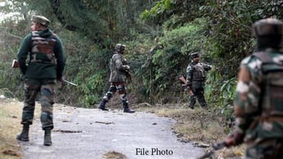 Jammu-Kashmir: Security forces eliminate one Hizbul terrorist in Pulwama gunfight