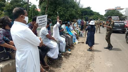 ഉറങ്ങുന്ന നേതൃത്വത്തെ ഉണര്‍ത്താന്‍ ചെല്ലാനത്തുകാരുടെ 'ഉറക്ക സമരം'