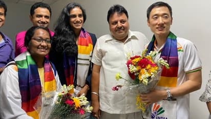 വെങ്കലത്തിളക്കവുമായി ടോക്യോയില് നിന്ന് സിന്ധു തിരിച്ചെത്തി, ഗംഭീര വരവേല്പ്പൊരുക്കി രാജ്യം