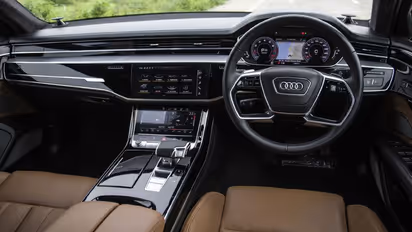 രണ്ടുകോടിയുടെ വണ്ടി സ്വന്തമാക്കി സൂപ്പർഹിറ്റ് സംവിധായകൻ!