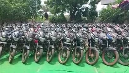 ఏకంగా 109 బైక్స్ ఛోరీ... ఏపీ పోలీసులకు చిక్కిన ఇద్దరు ఘరానా దొంగలు (వీడియో)