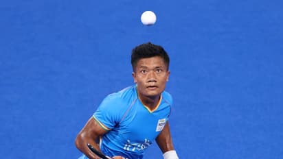 ഹോക്കി മെഡല് ആഘോഷമാക്കി രാജ്യം; വിജയനൃത്തമാടി ഇന്ത്യന് താരത്തിന്റെ നാട്- വീഡിയോ