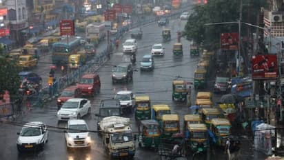  ষষ্ঠীতে রোদ ঝলমলে আকাশ, অষ্টমী থেকে ফের বদল আবহাওয়ায়, পুজোর মধ্যে কেমন থাকবে আকাশের অবস্থা? 