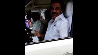 முதல்வர் ஸ்டாலின் முகத்தை முழுசா பார்க்க ஆசைபட்ட பெண்.. மாஸ்க கழட்டுங்க சார்.. பாக்கணும்னு அடம்.