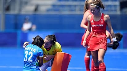 ಒಲಿಂಪಿಕ್ಸ್ ಕ್ರೀಡಾಸ್ಪೂರ್ತಿಗೆ ಸಲ್ಯೂಟ್; ಈ ಫೋಟೋಗೆ ಕ್ಯಾಪ್ಶನ್ ಪ್ಲೀಸ್!