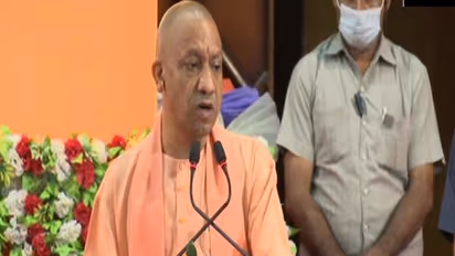 सीएम योगी ने कहा- कोरोना के समय एकजुटता दिखाने की जगह 'सेल्फ-क्वारंटाइन' था विपक्ष