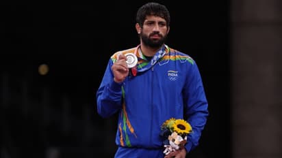 গ্রামের ছেলে রবির রূপো জয়, এবার জীবন বদলের স্বপ্ন দেখছে নহরি গ্রাম