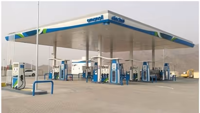 ഒമാനിൽ നിന്നും സൗദി അറേബ്യയിലേക്കുള്ള പുതിയ പാതയിൽ പെട്രോൾ സ്റ്റേഷൻ