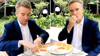 British diplomat eats dosa with hands as Twitter suggests; wins hearts on internet