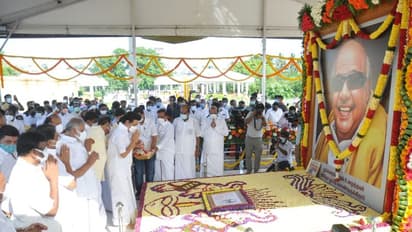 நிறைவேறாத உங்கள் கனவுகளையும், இலட்சியங்களையும் வென்று காட்டுவோம் ".. மு.க நினைவிடத்தில் உறுதி.