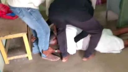 விஏஒ அலுவலகத்தில் அதிர்ச்சி சம்பவம்.. சாதியை சொல்லி, காலில் விழ வைத்த காட்சிகள் வைரல்..!