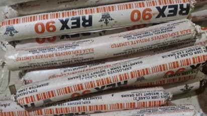 കോഴിക്കോട് ക്വാറിയില്‍ നിന്ന് നിരോധിത വെടിമരുന്ന് പിടികൂടി