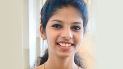 ഇരുപത്തിരണ്ടുകാരിയായ വിദ്യാര്‍ത്ഥിനി വീട്ടില്‍ തൂങ്ങിമരിച്ച നിലയില്‍