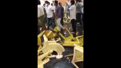 గుంటూరు టిడిపిలో భగ్గుమన్న విభేదాలు... పార్టీ ఆఫీస్ లోనే తన్నుకున్న రెండు గ్రూప్ లు (వీడియో)