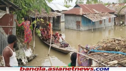 পদ্মা আর প্রবল বর্ষণে বাঁধ ভেঙে বন্যা, আচমকা দিশেহারা মুর্শিদাবাদবাসী