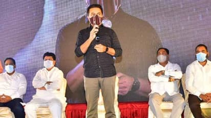 గిఫ్ట్ ఏ స్మైల్: దివ్యాంగులకు మూడు చక్రాల వాహనాలు పంపిణీ చేసిన కేటీఆర్