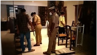 കോയമ്പത്തൂരില് മലയാളി യുവതിയുടെ മൃതദേഹം ഹോട്ടല് മുറിയില്; ദിവസങ്ങളുടെ പഴക്കം, ഒപ്പമുള്ള ആള്ക്ക് പരിക്ക്