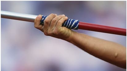 സ്കൂളിൽ പരിശീലനം കാണുന്നതിനിടെ ഒമ്പതാം ക്ലാസുകാരന്റെ കഴുത്തിൽ ജാവലിൻ തുളച്ചുകയറി