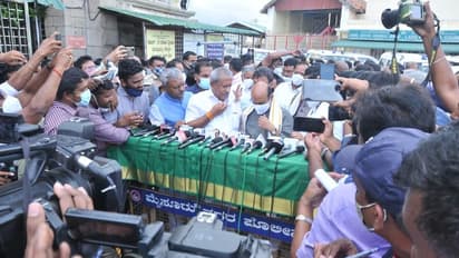 ಚಾಮುಂಡೇಶ್ವರಿ ದರ್ಶನ ಮಾಡಿದ ಮುಖ್ಯಮಂತ್ರಿ ಬಸವರಾಜ ಬೊಮ್ಮಾಯಿ