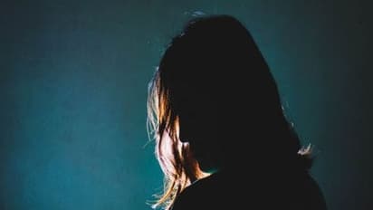 அடங்காத மனைவி: நள்ளிரவில் உச்சகட்ட வெறி.. அந்தரங்க உறுப்பை கரகரவென அறுத்து கொடூரம்.