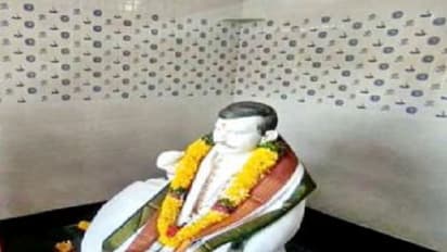 చనిపోయిన భర్తకు గుడికట్టి పూజలు చేస్తున్న భార్య..