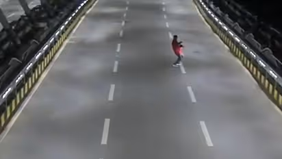 Hyderabad: Man dances in the middle of the road; Cyberabad Traffic police reacts