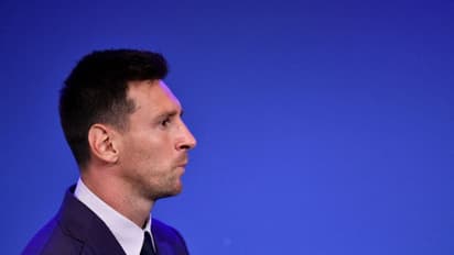 പിഎസ്ജി അഭ്യൂഹങ്ങള് കത്തുമ്പോഴും മെസി എവിടെ; എപ്പോള് പാരീസിലെത്തും