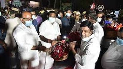 வேலுமணியுடன் டெண்டர் முறைகேடு? கேசிபி நிறுவன இயக்குநர் மருத்துவமனையில் அனுமதி..!