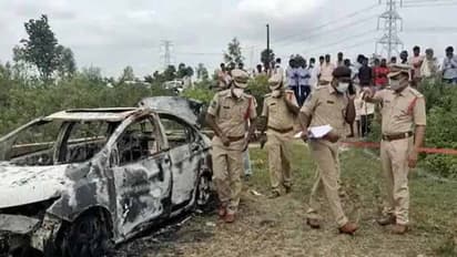 మెదక్ కారులో డెడ్బాడీ మిస్టరీ చేధించిన పోలీసులు: ముగ్గురి అరెస్ట్