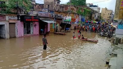 वाराणसी में बाढ़ से हाहाकार: 50 से ज्यादा गांव हुए खाली, PM मोदी ने SDM से बात कर लिया हालात का जायजा