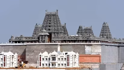 தங்கமாய் ஜொலிக்கும் தெலுங்கானா திருப்பதி..! கமகமக்கும் பிரசாதங்கள்..! புகைப்பட தொகுப்பு