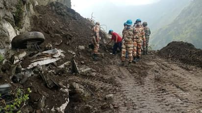 ഹിമാചലിലെ മണ്ണിടിച്ചിൽ മരിച്ചവരുടെ എണ്ണം 15 ആയി; തിരച്ചിൽ ഇന്നും തുടരും