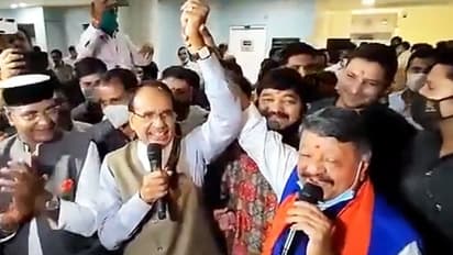 Shivraj Singh Chouhan, Kailash Vijayvargiya celebrate their friendship with Sholay's song; watch viral video