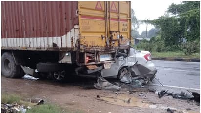 ట్రక్ కిందికి చొచ్చుకెళ్లిన కారు.. ఐదుగురు స్పాట్ డెడ్