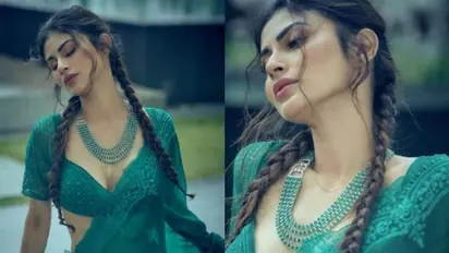 ലഹങ്കയുടെ വില കണ്ട് അമ്പരന്ന് ആരാധകര്‍, എമറാൾഡ് ഗ്രീൻ ലഹങ്ക ധരിച്ചുള്ള മൗനി റോയ്‍യുടെ ഫോട്ടോ ചര്‍ച്ചയാകുന്നു