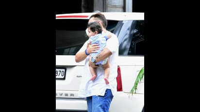 ಮೊದಲ ಬಾರಿಗೆ ಎರಡನೇ ಮಗ ಜೆಹ್‌ ಜೊತೆ ಕಾಣಿಸಿಕೊಂಡ ಕರೀನಾ ಸೈಫ್‌!