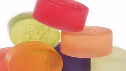 आदिवासी महिलाओं ने बनाया यूनिक साबुन, अमेरिका से आ रहे ऑर्डर, लेकिन 100-200 रु. में नहीं मिलेगा यह