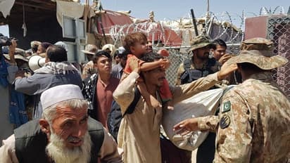 താലിബാന് കാബൂള് കൊട്ടാരത്തില്; പതാക നാട്ടി, ഇനി ഇസ്ലാമിക് എമിറേറ്റ് ഓഫ് അഫ്ഗാനിസ്ഥാന്