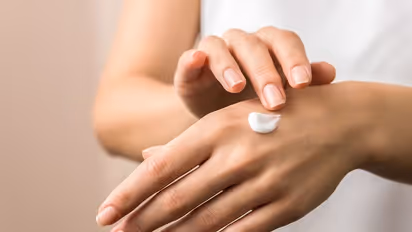 കെെകളെ സുന്ദരമാക്കാൻ ഇതാ അഞ്ച് ടിപ്സ്