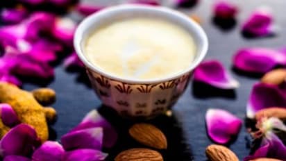 ഇനി ബ്യൂട്ടിപാര്ലര് വീട്ടില് തന്നെ; തിളക്കമുള്ള ചര്മ്മത്തിന് ഇതാ ഒരു കിടിലന് ഫേസ് പാക്ക്!